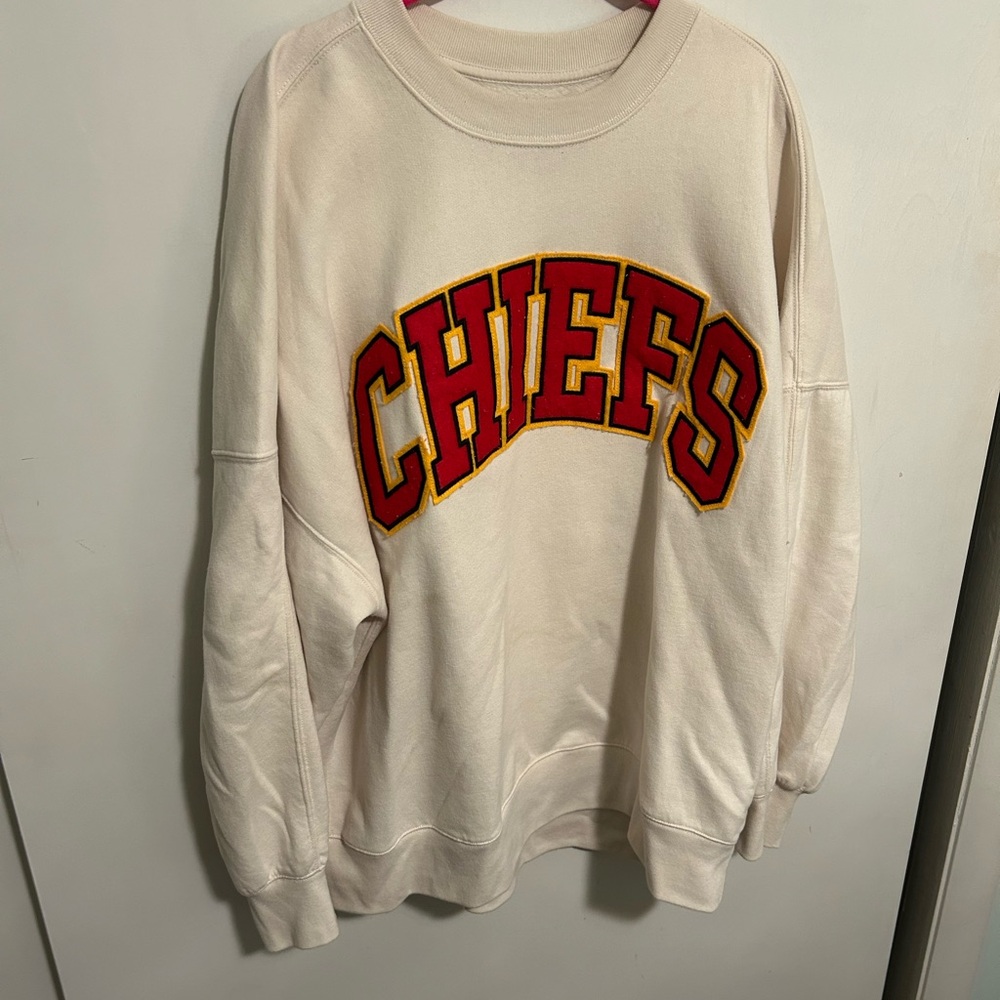 Abercrombie & Fitch Chiefs Cream Sweatshirt